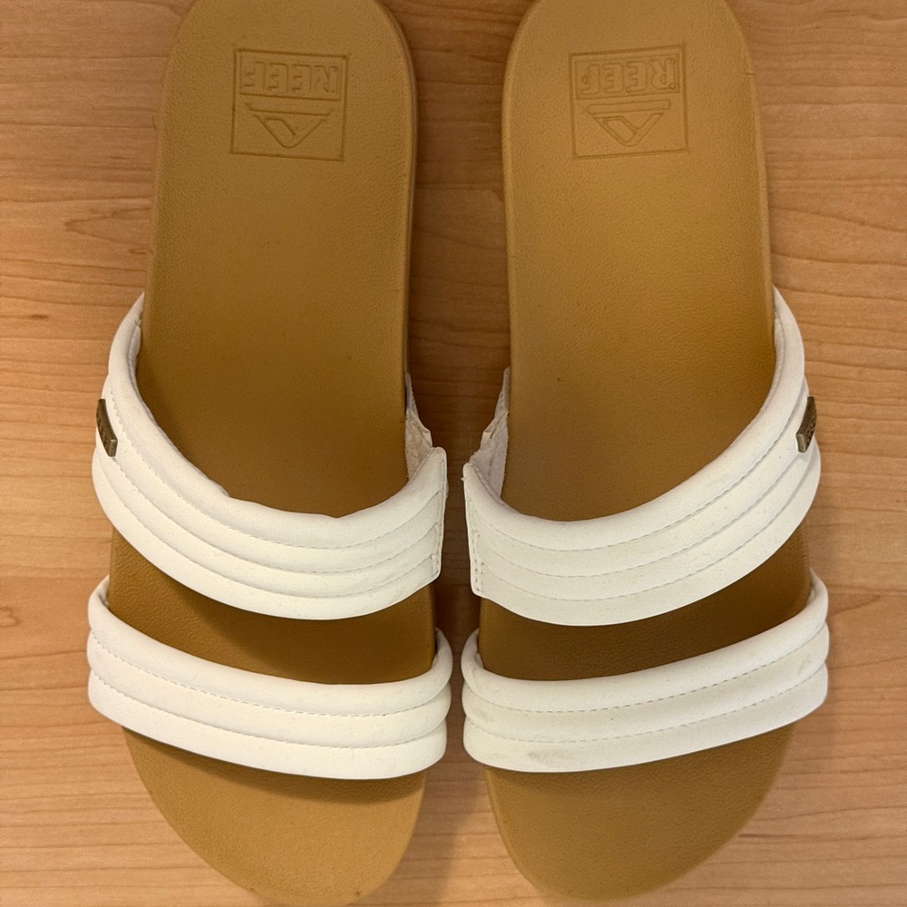 Reef Women's Tan and White Slide Sandals